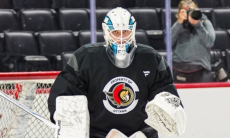 Казахстанский вратарь получил шанс в клубе НХЛ