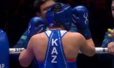 Казахстан получил первого финалиста на историческом чемпионате мира по боксу