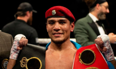 Узбекистанский боксер «забрал» звание абсолютного чемпиона мира