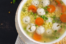 Этот натуральный ингредиент в супе очень вреден — его в бульон лучше не добавлять