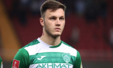 Футболиста сборной Казахстана «исключили» из состава российского клуба