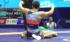 Казахстанский борец совершил яркий камбэк и вышел в полуфинал чемпионата мира