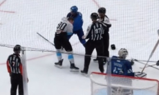 Драка произошла в матче «Барыс» — «Динамо» Минск. Видео