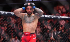 Топовый боец UFC «уложил» Илию Топурию