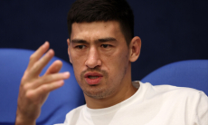 Бивол предупредил Кроуфорда перед боем с «Канело»