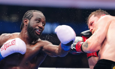 Видео полного боя Сауль Альварес — Теренс Кроуфорд за «абсолют» с сенсацией