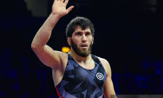 Олимпийский чемпион из России выиграл ЧМ-2025 с участием Казахстана