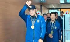 Казахстанских боксеров встретили на родине после триумфа на ЧМ-2025. Видео