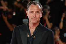 Джуд Лоу сыграл владельца ресторана в сериале «Черный кролик». Видео