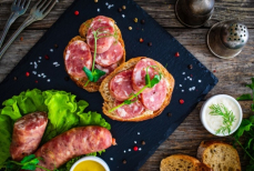 Диетолог предложил полезную альтернативу бутерброду с колбасой