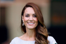 Кейт Миддлтон удивила публику необычным способом укладки волос. Фото