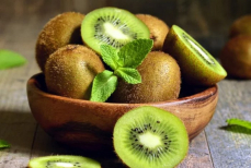 Вы все это время ели киви неправильно — вот где прячется главная польза