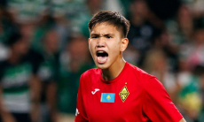 «Был брошен на растерзание львам». 18-летний вратарь «Кайрата» покорил Португалию в Лиге Чемпионов