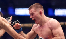 Пол Хьюз «финишировал» Усмана Нурмагомедова