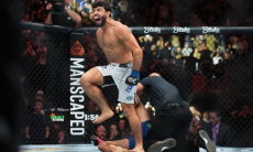 Арман Царукян задушил бывшего чемпиона UFC