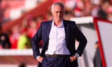 Разгромом обернулся первый матч Жозе Моуринью в титулованном клубе