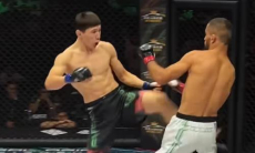 Непобежденный казахстанский боец нокаутировал соперника в первом раунде в Ташкенте. Видео