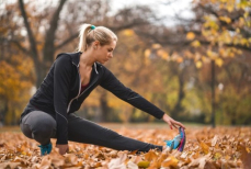 Как заставить себя заниматься спортом осенью и почему это так сложно