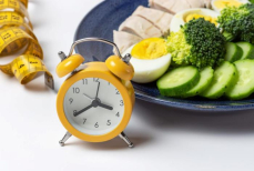 Ученые назвали идеальное время для ужина 