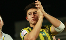 Фанаты алматинского «Кайрата» придумали кричалку для Дастана Сатпаева. Видео