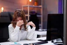 Врач назвала опасную болезнь, которая может скрываться за обычной усталостью