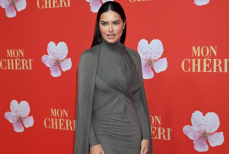 Адриана Лима показала, как выглядит без макияжа и фильтров после тренировки. Фото