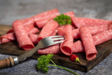 Как выбрать колбасу с минимальным вредом — рекомендации экспертов