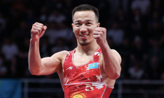 Казахстанский борец получил шикарные подарки за историческое «золото» ЧМ-2025