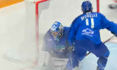 Новый вратарь «Барыса» пропустил на 14-й секунде дебютного матча в КХЛ. Видео