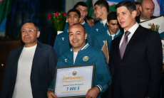 «Что с вами случилось?». В Казахстане «разнесли» Узбекистан за призовые главного тренера сборной по боксу