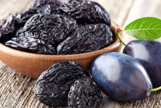 Чернослив в рационе — как извлечь пользу и избежать вреда