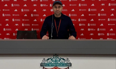 Главный тренер сборной Узбекистана по футболу оказался в «Ливерпуле»