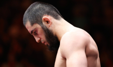 Маддалена «нокаутировал» Махачева в титульном бою UFC