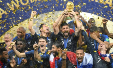 38-летний чемпион мира по футболу установил два рекорда в еврокубке