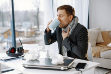 Кофе при болезни — может ли он заменить чай и облегчить боль в горле