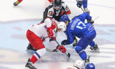 «Играть нужно быстрее». Алихан Омирбеков рассказал о недостатках «Барыса» после домашнего разгрома в КХЛ