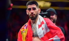 Нокаут «зафиксировали» в поединке Топурия — Пимблетт