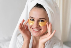 Дерматолог рассказала, чем могут быть вредны охлаждающие маски для глаз