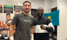 Стали известны сроки боя Жанибек Алимханулы — Теренс Кроуфорд за «абсолют»