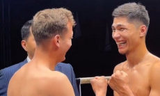 Казахстанский боксёр сделал вес перед боем с непобеждённым мексиканцем. Видео