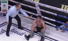 Казахстанский боксер дважды отправил в нокдаун и нокаутировал непобежденного мексиканца. Видео