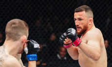 Разгромом обернулся бой Двалишвили — Сэндхаген за титул чемпиона UFC