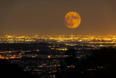 Лунный переворот — как октябрьское суперлуние повлияет на жизнь знаков