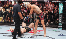 Алекс Перейра потроллил Магомеда Анкалаева после победы нокаутом