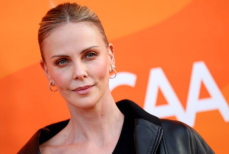 Шарлиз Терон произвела фурор дерзким образом с косухой