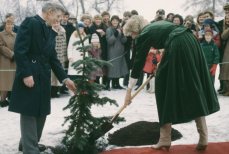 Любимые сапоги принцессы Дианы вновь вошли в моду