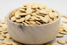 Можно ли есть тыквенные семечки прямо с кожурой