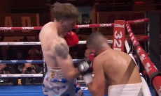 Нокаут во втором раунде определил нового чемпиона в весе Алимханулы. Видео