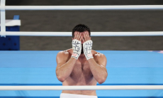 Россиянин «нанес» Баходиру Джалолову первое поражение в профи