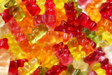 Британец съел мармеладных мишек и оказался в реанимации